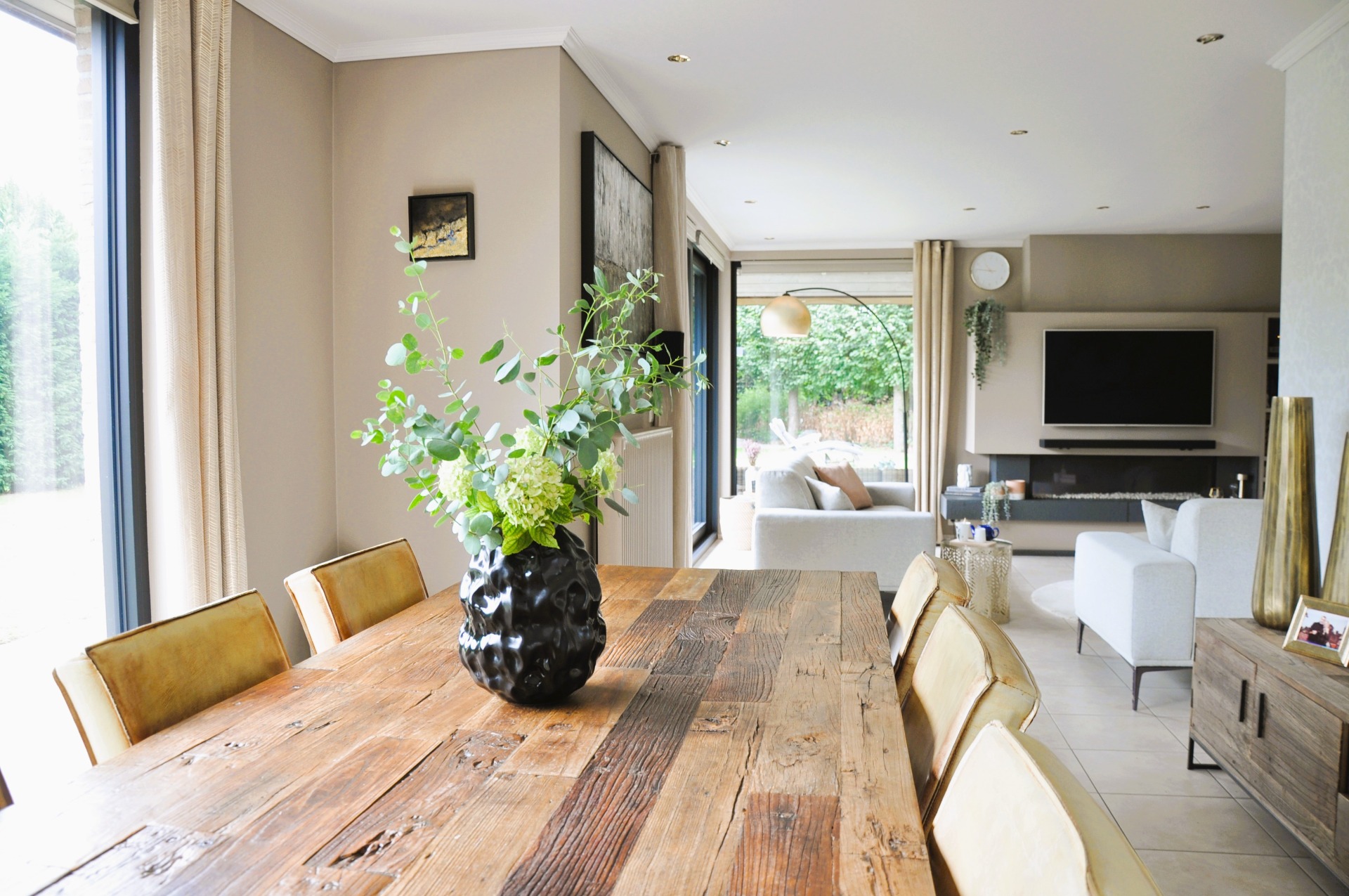 981m² grond - 225m² opp - 799.00 €